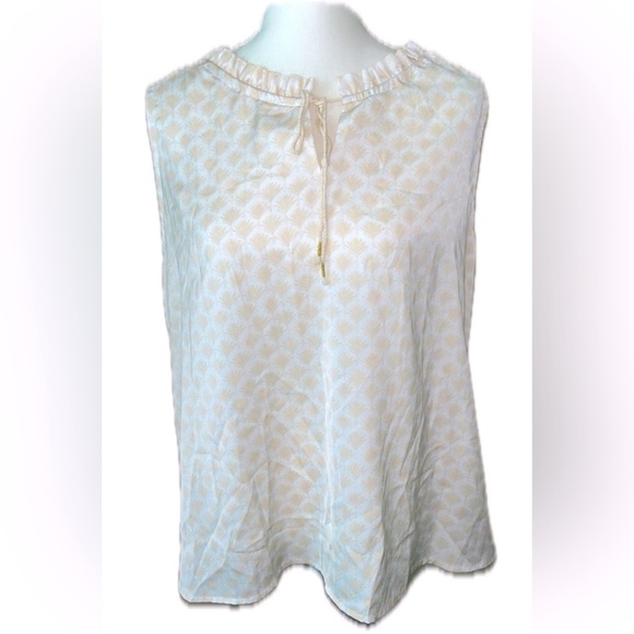 NWT LC Lauren Conrad Women’s sleeveless top, swept ashore ruffle neckline shell - Picture 1 of 6